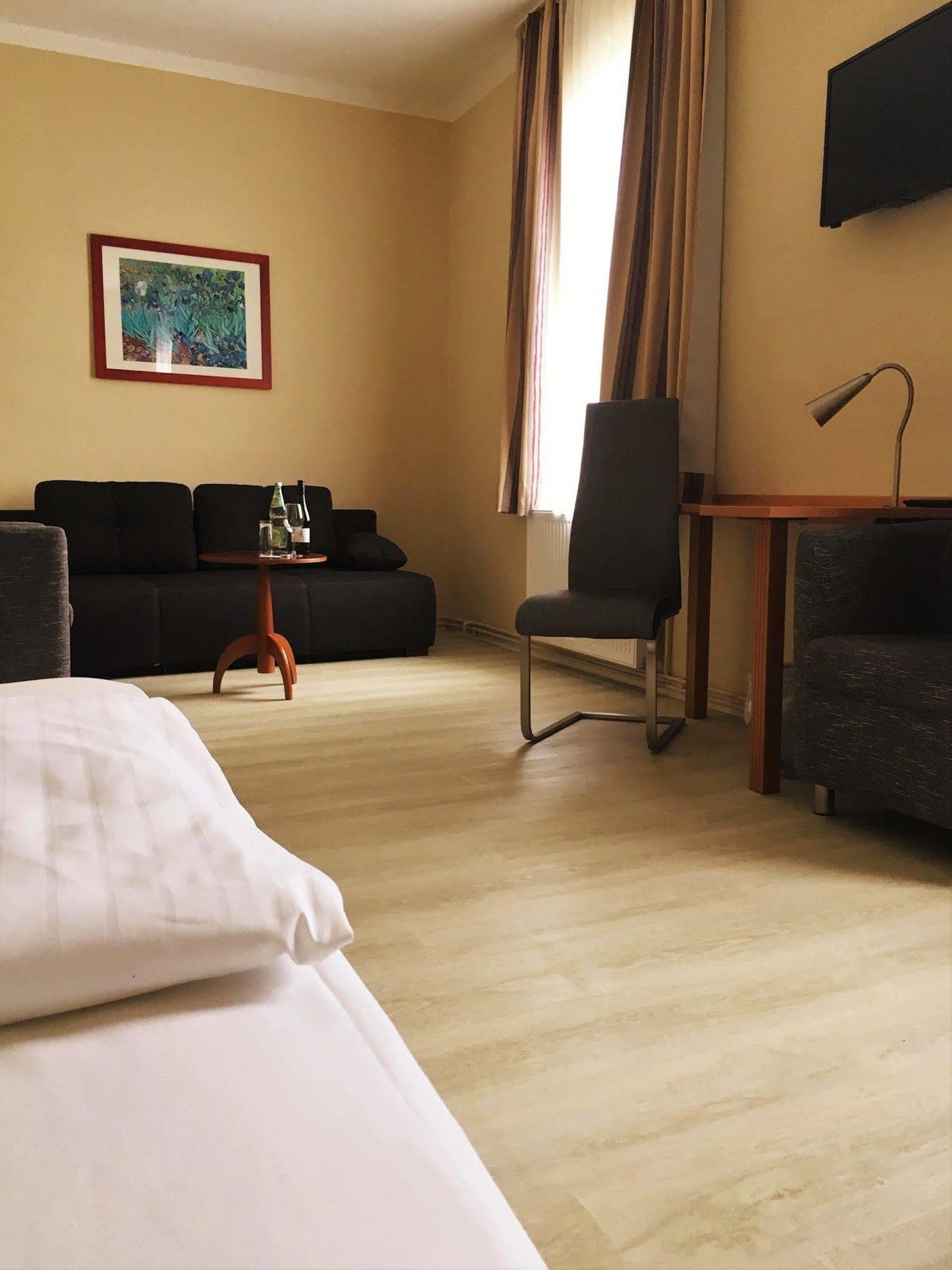 Pension Am Pollingpark Dessau-Rosslau Dış mekan fotoğraf